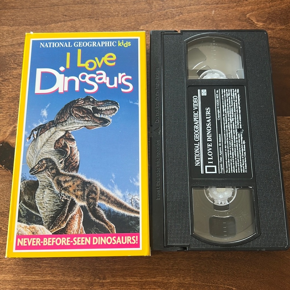 National Geographic Kids I Love Dinosaurs - VHS Movie - hard to find